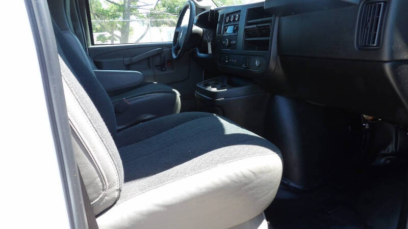 2024 GMC Savana 2500