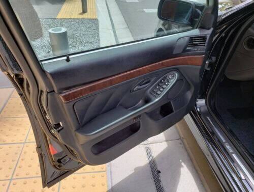 2003 BMW 5 Series 525i