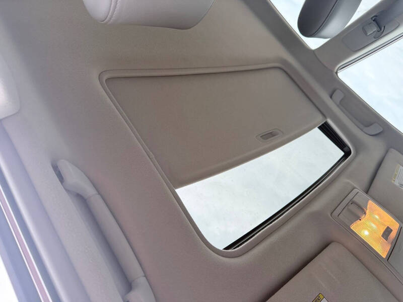 2009 Toyota Avalon XLS