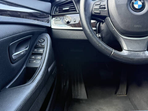 2015 BMW 5 Series 528i