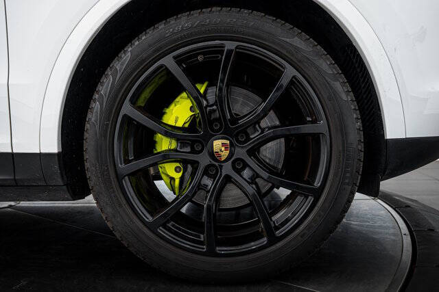 2022 Porsche Cayenne E-Hybrid Platinum Edition