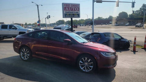 2015 Chrysler 200 for sale at FIRST CHOICE AUTO in Middletown OH