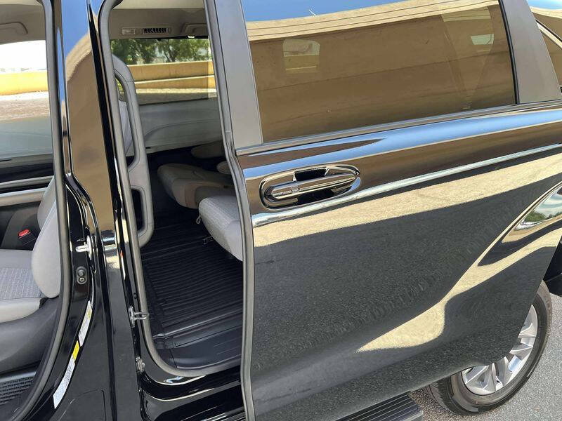 2025 Toyota Sienna LE 8-Passenger