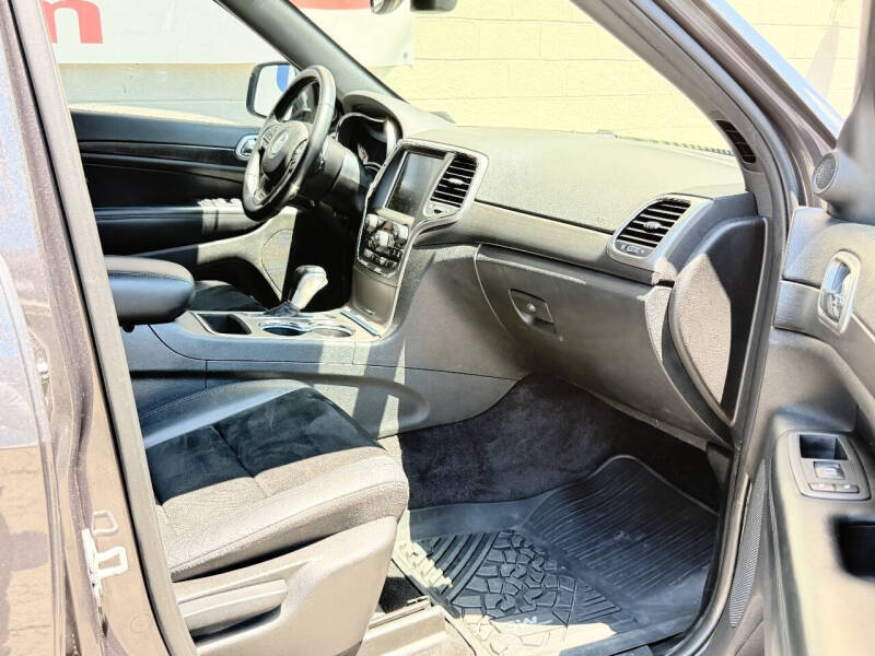 2017 Jeep Grand Cherokee Altitude