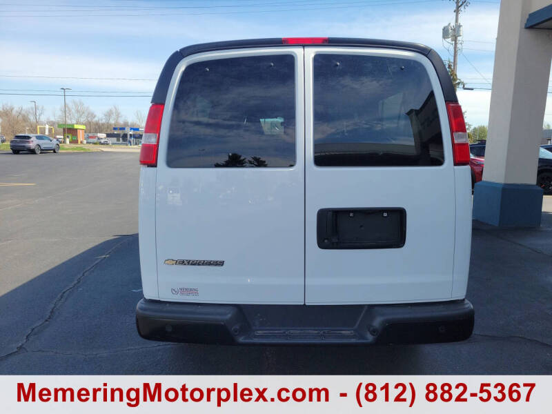 2022 Chevrolet Express LS 3500