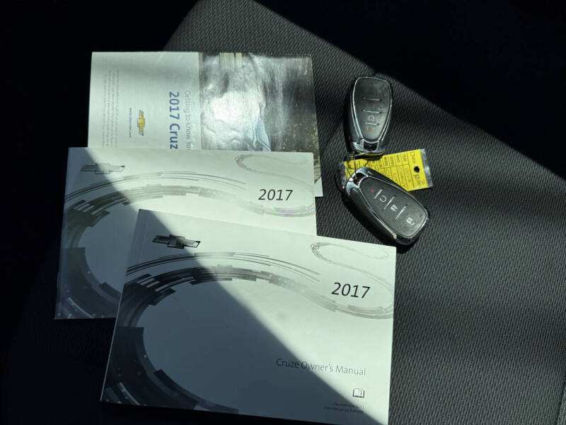 2017 Chevrolet Cruze LT Auto
