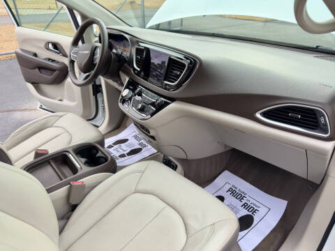 2017 Chrysler Pacifica Touring Plus