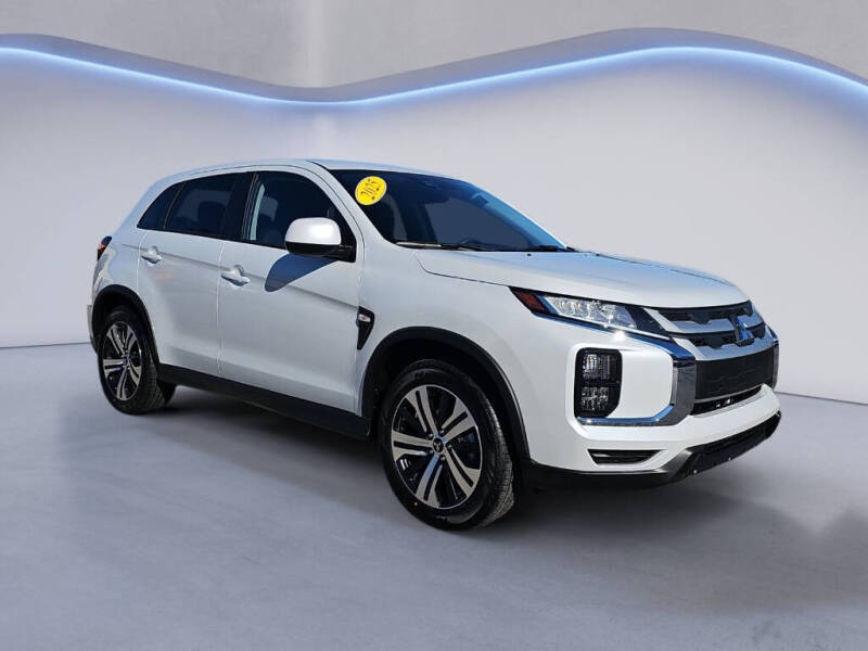 2025 Mitsubishi Outlander Sport ES's photo