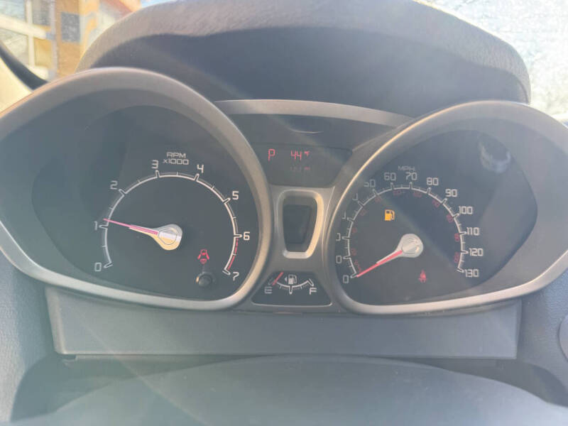 2011 Ford Fiesta SES