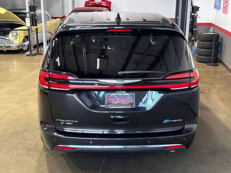 2024 Chrysler Pacifica Plug-In Hybrid Select