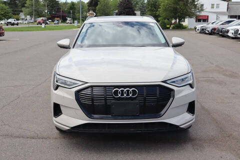 2021 Audi e-tron quattro Premium Plus
