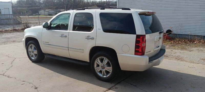 2009 Chevrolet Tahoe LTZ photo 3