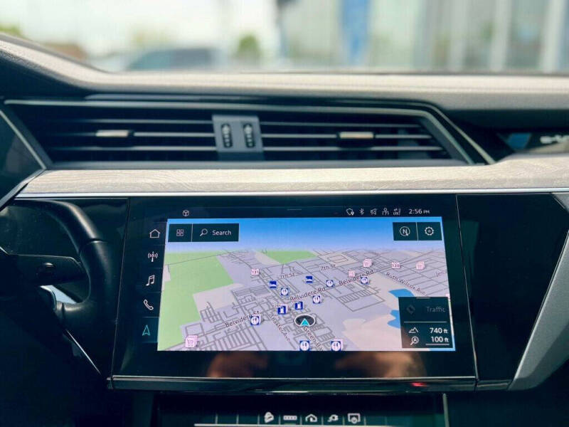 2024 Audi Q8 e-tron quattro Premium Plus