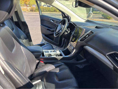 2021 Ford Edge Titanium