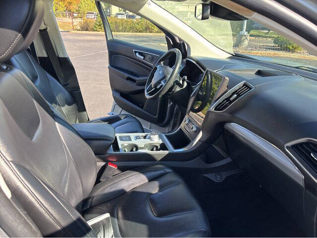 2021 Ford Edge Titanium