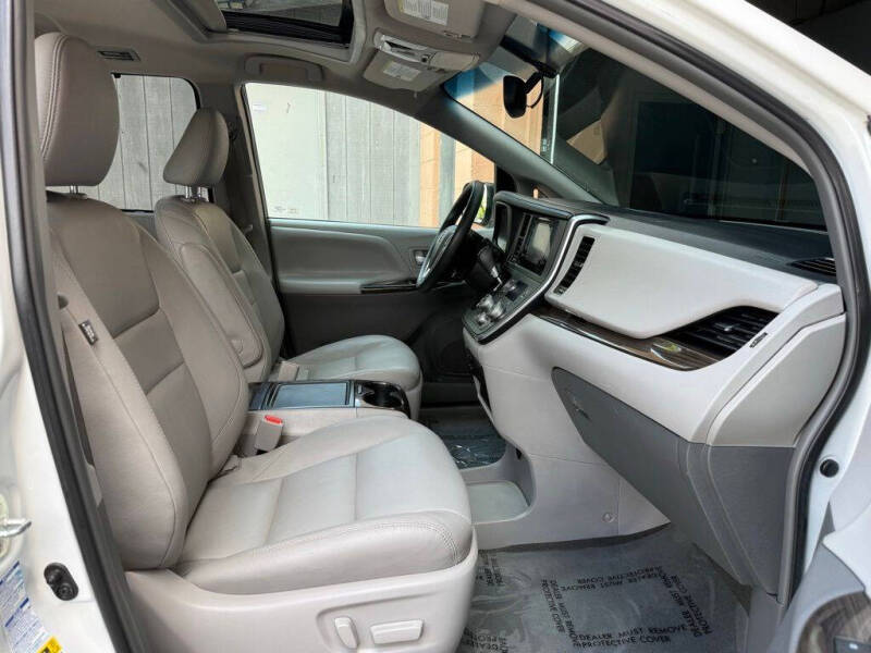 2017 Toyota Sienna