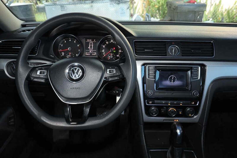 2017 Volkswagen Passat 1.8T S