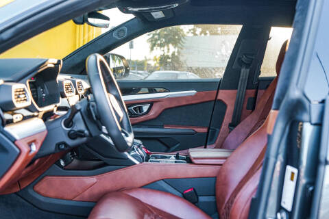 2020 Lamborghini Urus