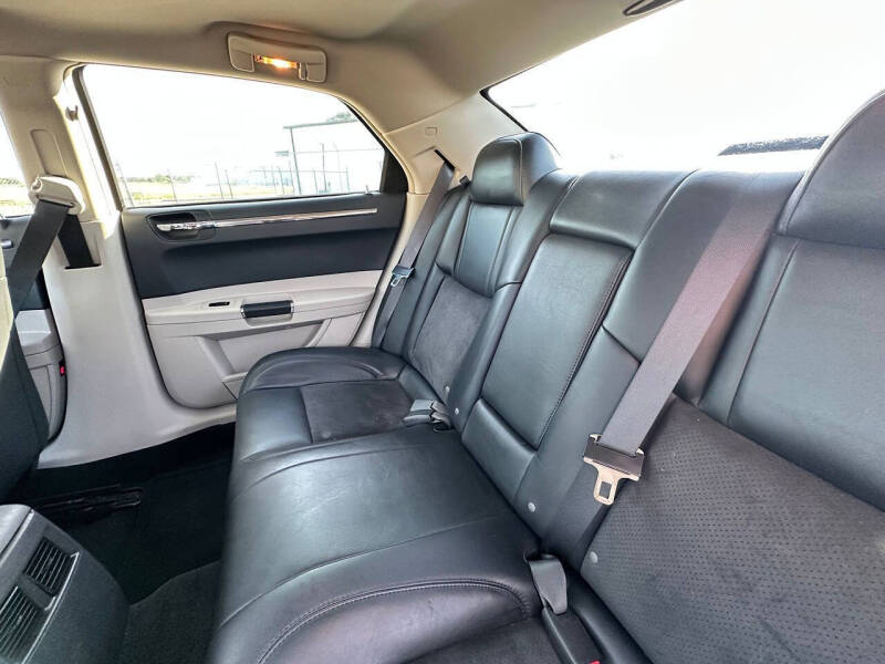2006 Chrysler 300 SRT-8