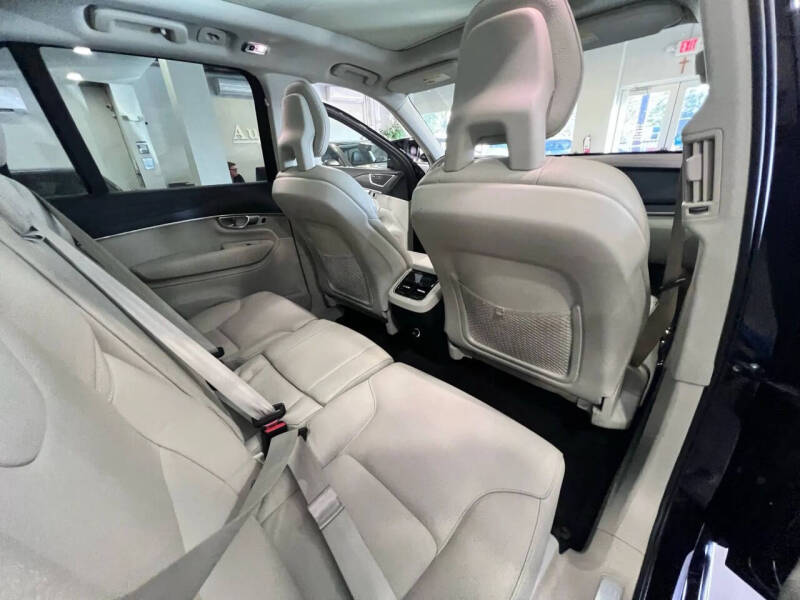 2020 Volvo XC90 T5 Momentum