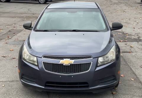 2013 Chevrolet Cruze for sale at Hometown Auto Sales & Service in Lyons NY