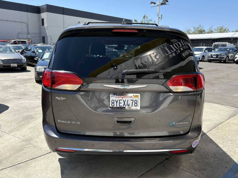 2018 Chrysler Pacifica Hybrid Limited
