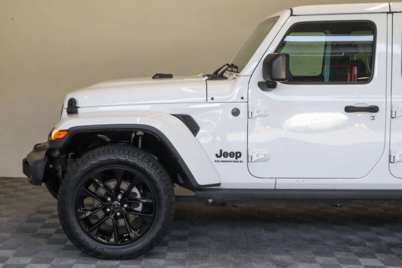 2025 Jeep Gladiator NightHawk
