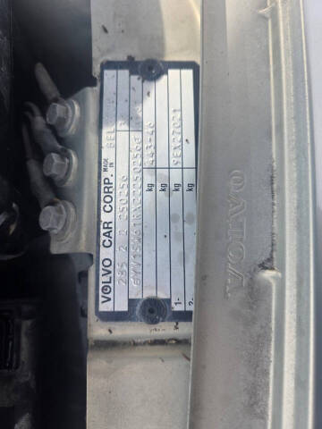 2002 Volvo V70 2.4