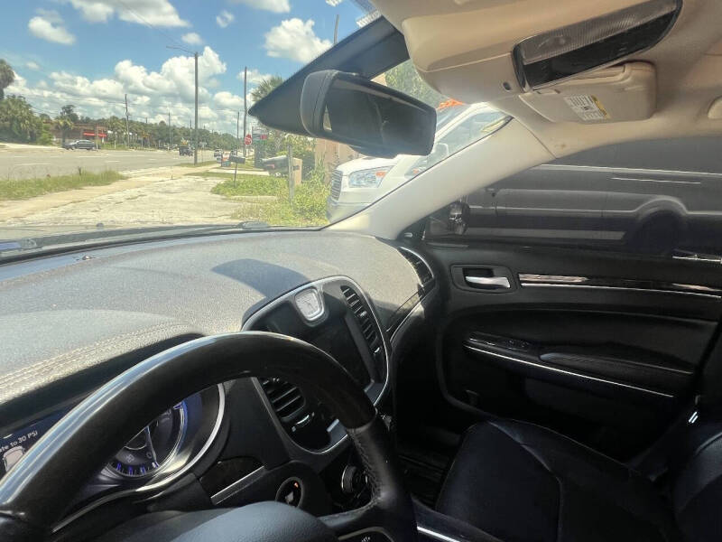 2016 Chrysler 300 C