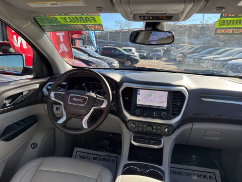 2023 GMC Acadia SLT