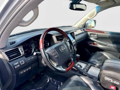 2015 Lexus LX 570