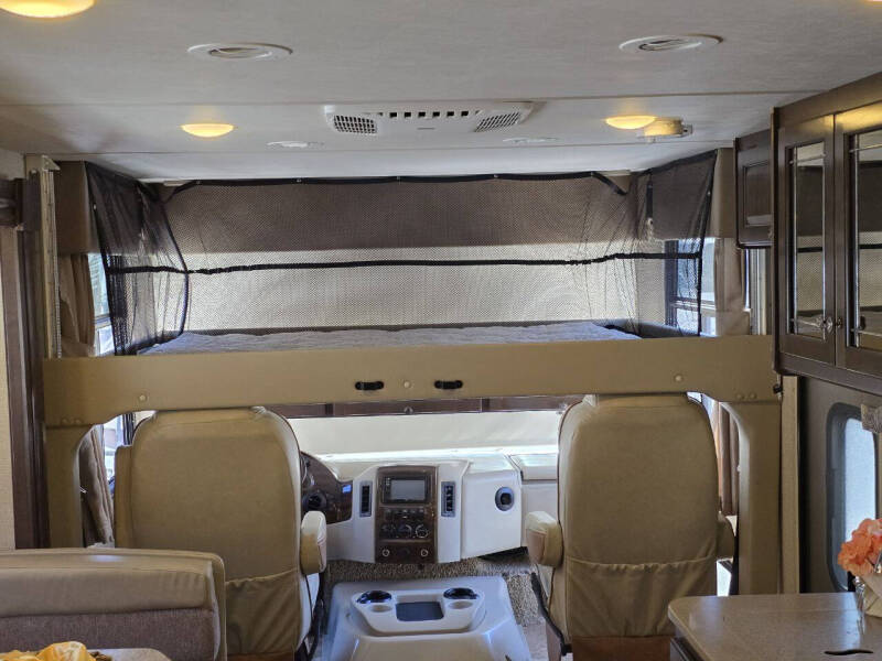 2017 Thor Motor Coach Windsport