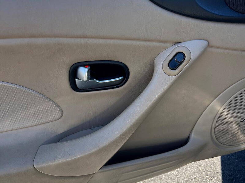 2005 Mazda MX-5 Miata