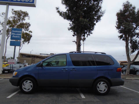 2000 Toyota Sienna LE