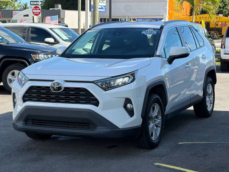 2020 Toyota RAV4 XLE
