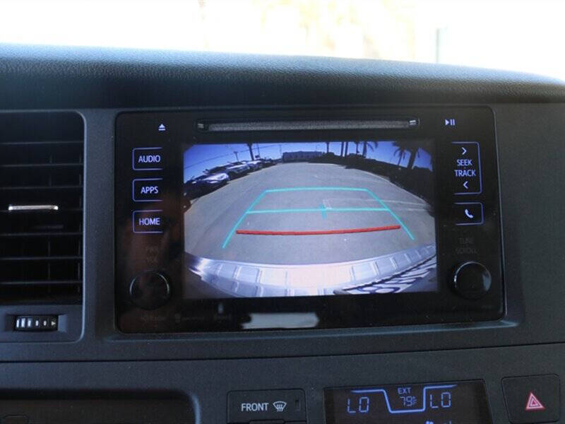 2017 Toyota Sienna LE 8-Passenger