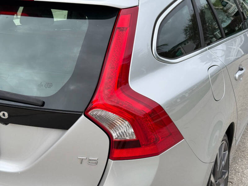 2015 Volvo V60 T5 Drive-E Platinum