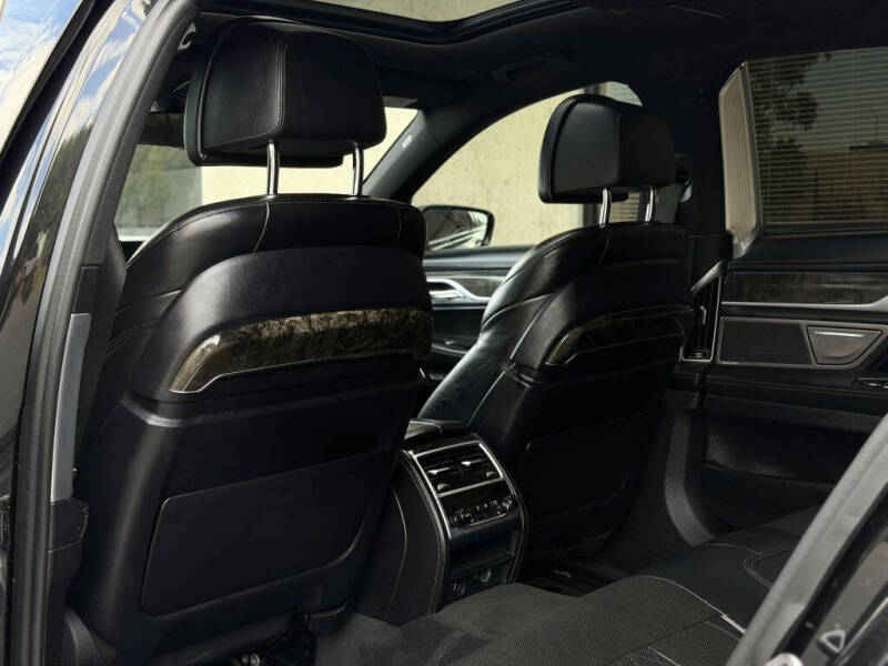 2017 BMW 7 Series 750i