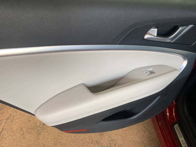 2023 Genesis G70 2.0T