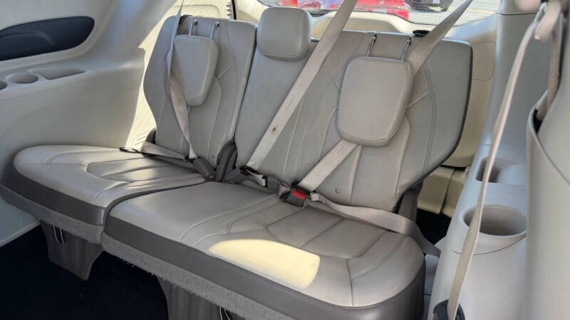 2022 Chrysler Pacifica Touring L