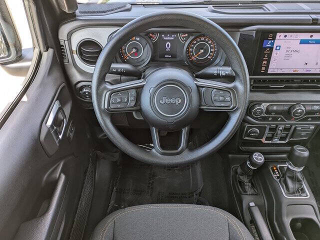 2025 Jeep Gladiator Sport