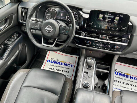 2022 Nissan Pathfinder SL