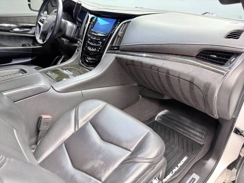 2020 Cadillac Escalade Platinum