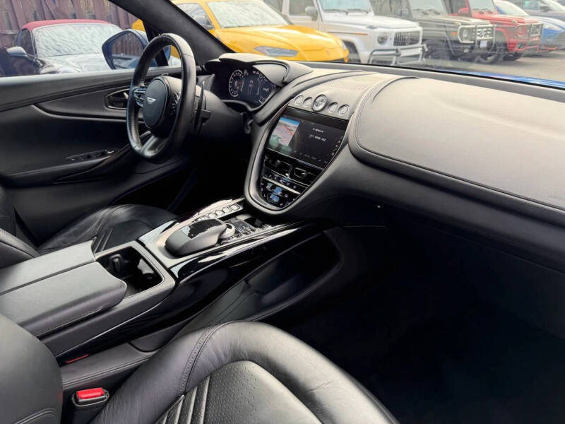 2021 Aston Martin DBX