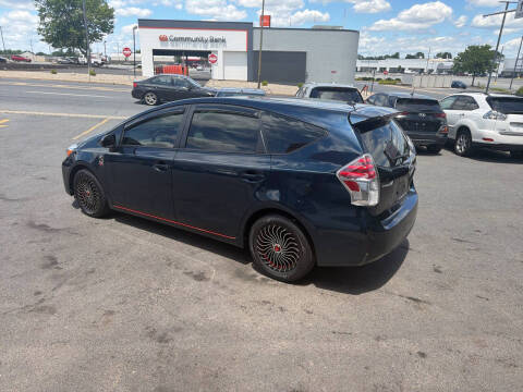 2017 Toyota Prius v Two