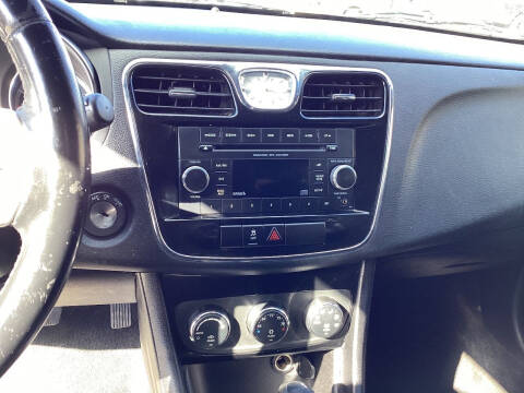 2013 Chrysler 200 Touring