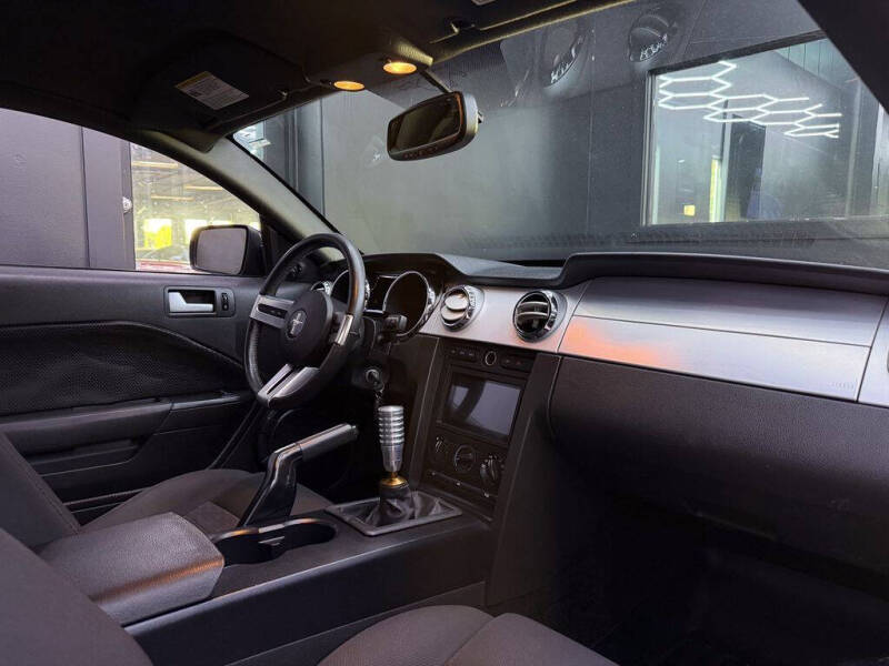 2005 Ford Mustang GT Premium