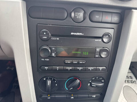 2006 Ford Mustang V6 Standard