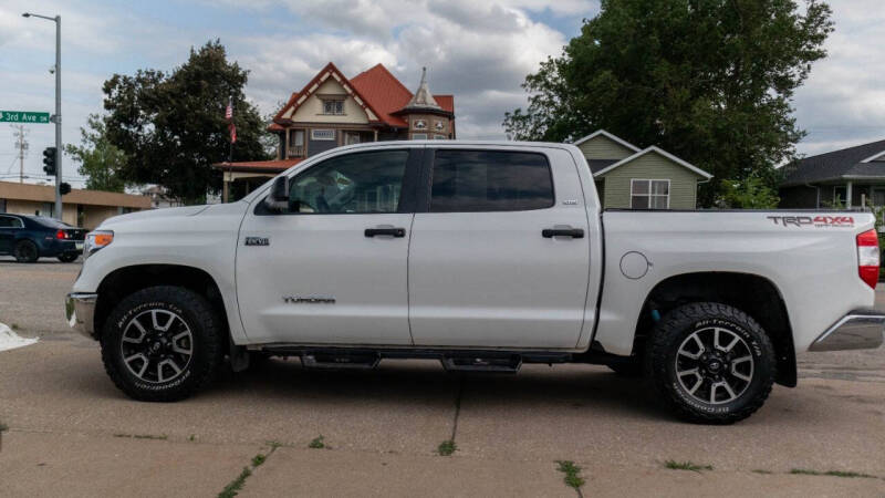 2017 Toyota Tundra SR5