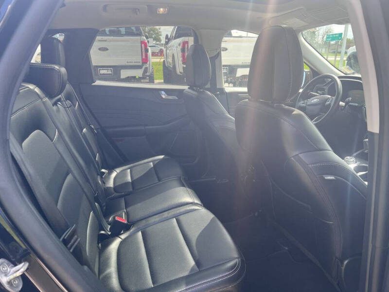 2022 Ford Escape Titanium